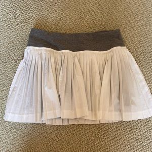 Pleated white lululemon skirt